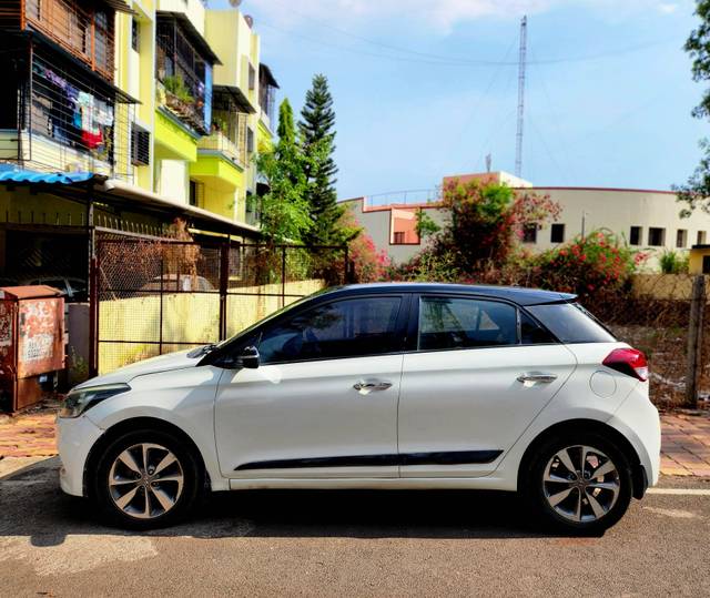https://images10.gaadi.com/usedcar_image/4536990/original/processed_801f67efda109d94b1cab977c04b0fc2.jpg?imwidth=6402
