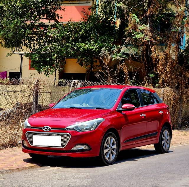 https://images10.gaadi.com/usedcar_image/4536994/original/processed_2a16ecda1b0bcbce191be51a00b1f52b.jpg?imwidth=6400
