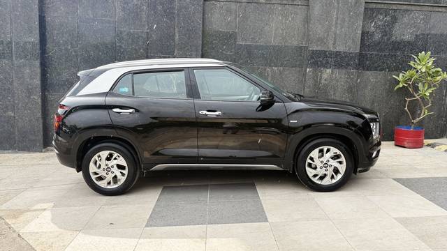 https://images10.gaadi.com/usedcar_image/4536995/original/4bfa9a0e5ce7054846c4b3063d505d3c.jpg?imwidth=6401