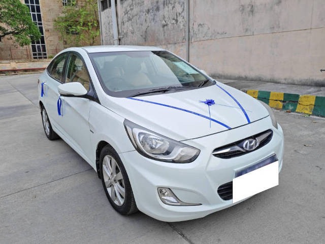 https://images10.gaadi.com/usedcar_image/4536997/original/processed_07ca7e781a1887ce0f3c6571edf956ab.png?imwidth=6400