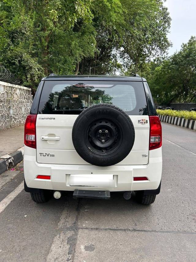 https://images10.gaadi.com/usedcar_image/4536999/original/processed_7dcad6e5227e057b7e9a4fe23474d13c.jpg?imwidth=6402