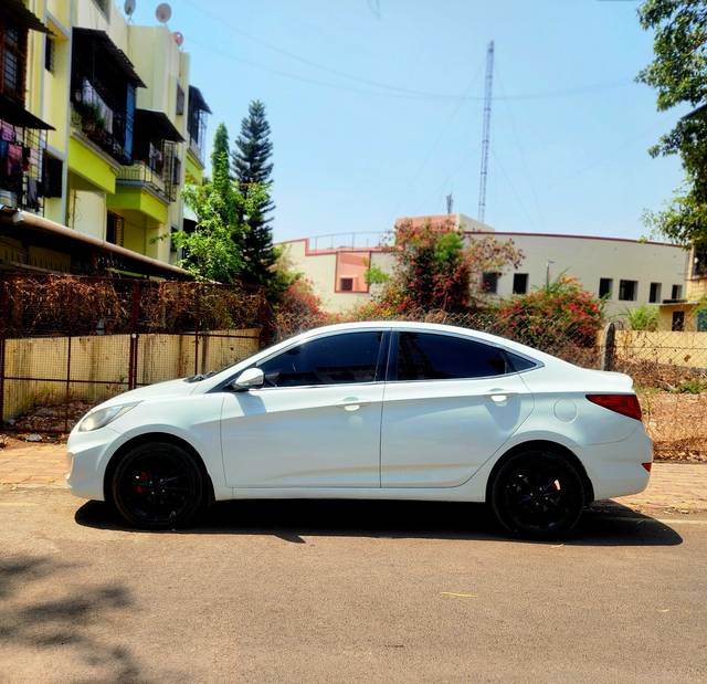 https://images10.gaadi.com/usedcar_image/4537002/original/b380fbea8e43a47bf2a5384224060447.jpg?imwidth=6402