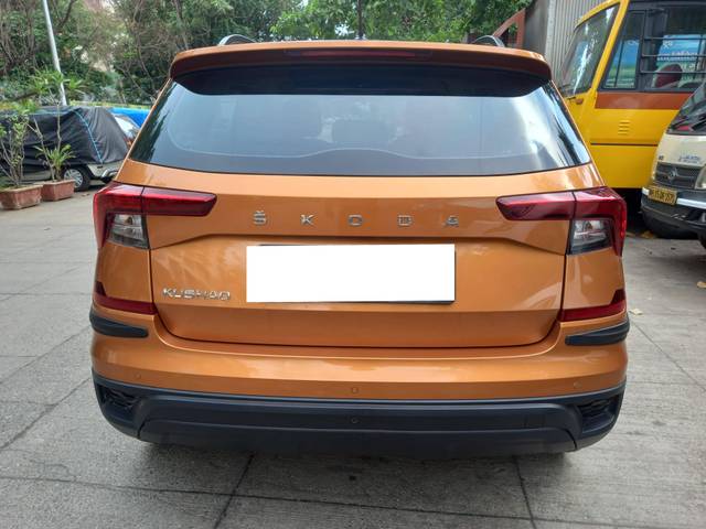 https://images10.gaadi.com/usedcar_image/4537040/original/processed_ba12a3aa8bdf382f6d08122212e7828c.jpg?imwidth=6401
