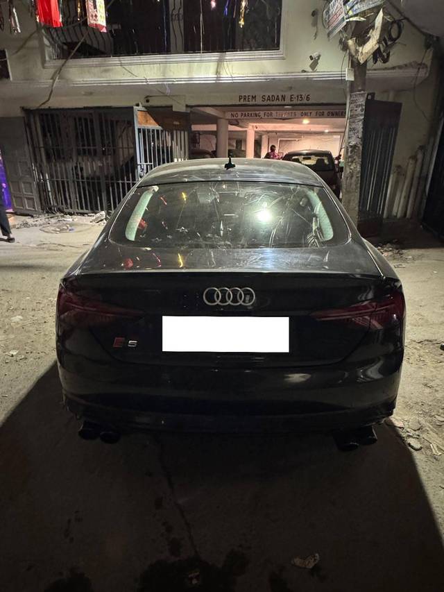 https://images10.gaadi.com/usedcar_image/4537044/original/processed_49d33e23fe888ba75ffebead3d6b8b27.jpg?imwidth=6401