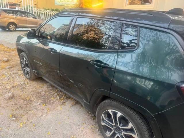 https://images10.gaadi.com/usedcar_image/4537059/original/processed_181ab2af-c969-4585-8ae8-518e631f5a8e.jpeg?imwidth=6402