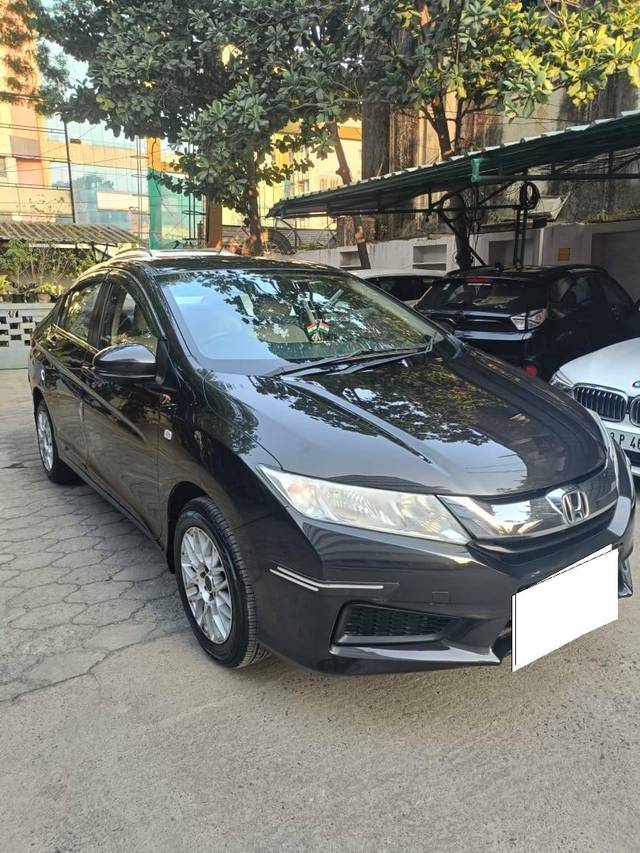 https://images10.gaadi.com/usedcar_image/4537062/original/processed_81737ebfb1021728bb619ad136cae48e.jpg?imwidth=6400