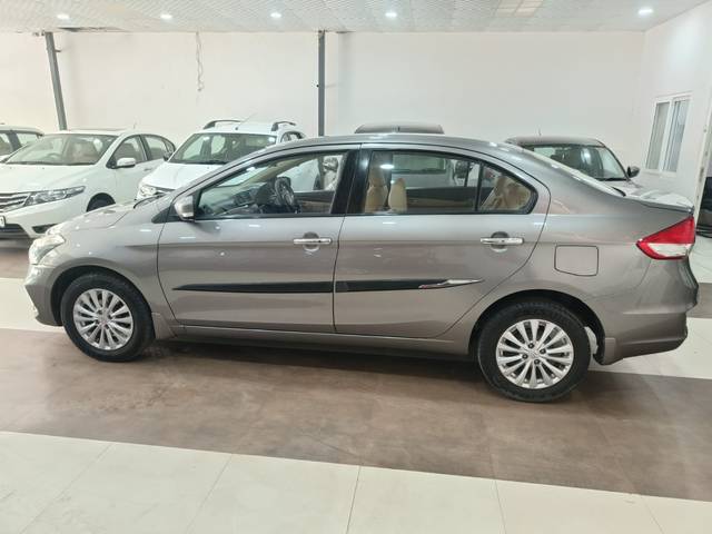 https://images10.gaadi.com/usedcar_image/4537068/original/931214be92919b8f70edc29587f5bf66.jpg?imwidth=6402