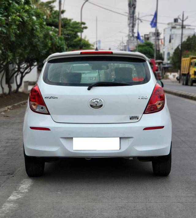 https://images10.gaadi.com/usedcar_image/4537076/original/processed_c2527515ac1bace5605fb44b4f2b54fe.jpg?imwidth=6401