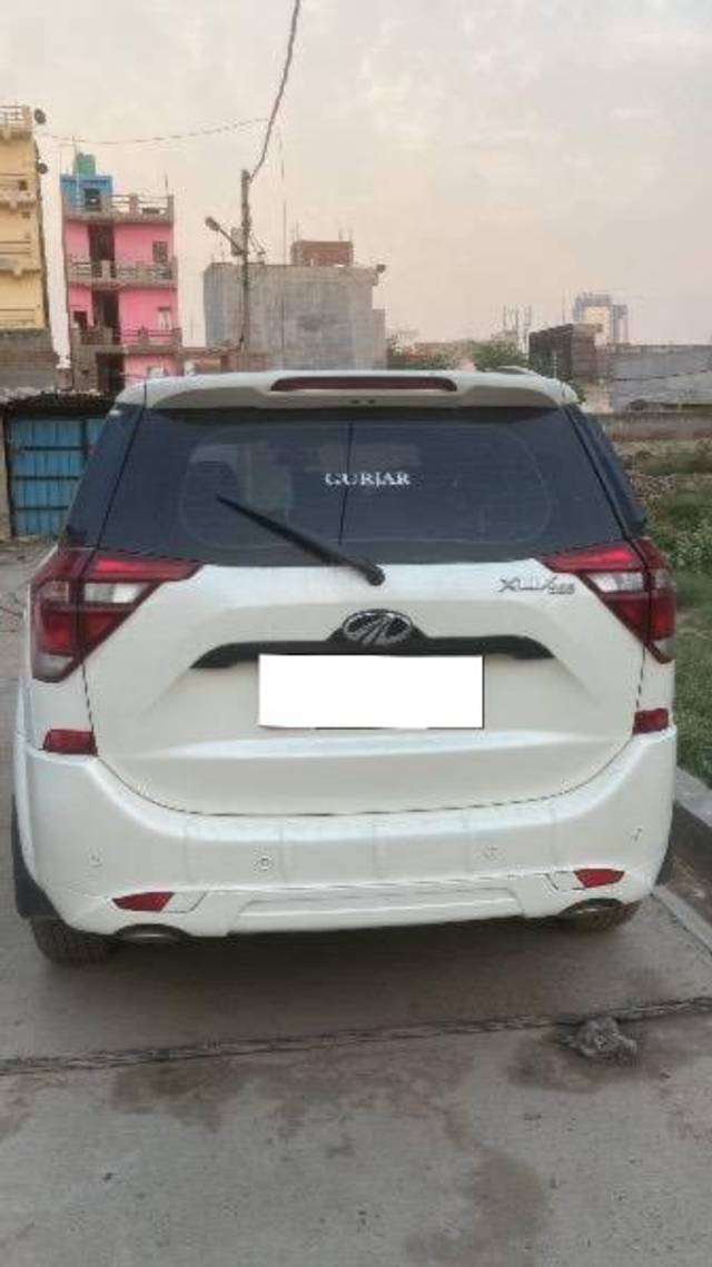 https://images10.gaadi.com/usedcar_image/4537114/original/processed_ecf4f8fc-73dd-41cc-8a92-b1e80d0ceac0.jpeg?imwidth=6401