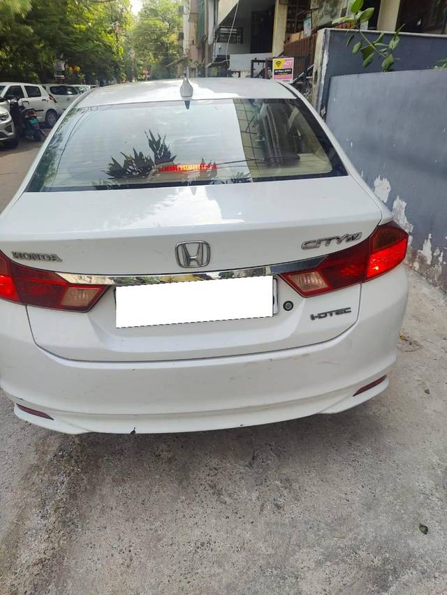 https://images10.gaadi.com/usedcar_image/4537115/original/processed_f31752d8-ef10-4533-ac3c-a41e9adf2f46.jpg?imwidth=6400