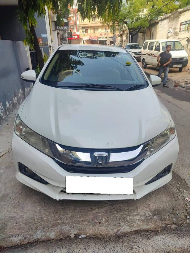 https://images10.gaadi.com/usedcar_image/4537115/original/processed_f7030b17-4280-4f8c-9ca5-5571628d9a37.jpg?imwidth=6402