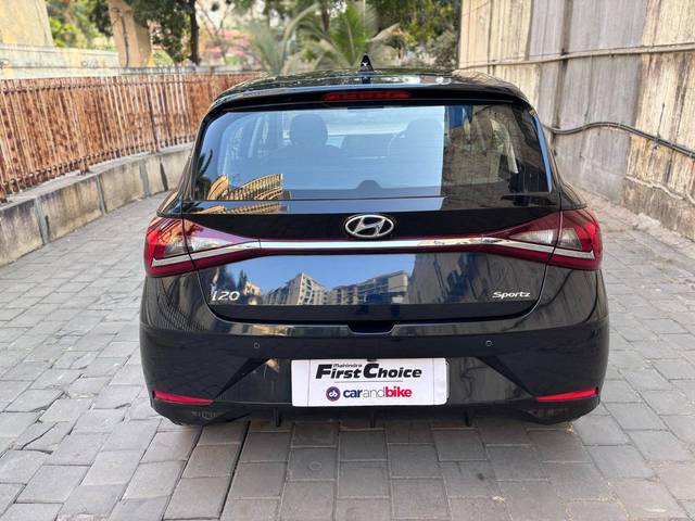 https://images10.gaadi.com/usedcar_image/4537136/original/processed_8ff77db2801214dbc32533e5dec66729.jpg?imwidth=6401