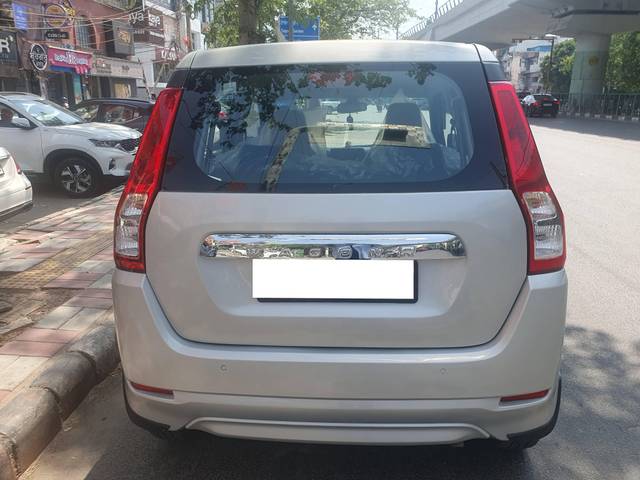 https://images10.gaadi.com/usedcar_image/4537146/original/processed_7c6958a3dd6be86c598132ca16dbf2bc.jpg?imwidth=6402