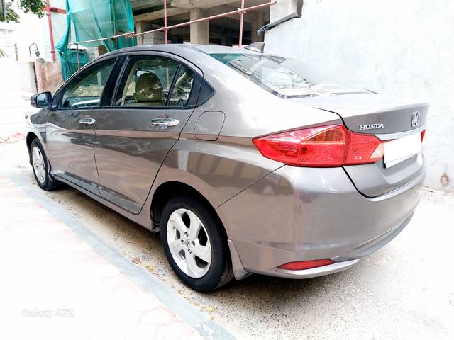 https://images10.gaadi.com/usedcar_image/4537148/original/processed_28e265f49d4ea3b5e30469575dfa198d.jpg?imwidth=6402