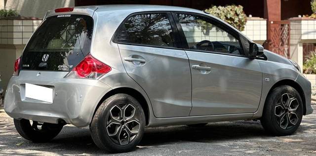 https://images10.gaadi.com/usedcar_image/4537150/original/processed_5fd20f7ae7d4ea782bbe3e2e08259b55.jpg?imwidth=6402