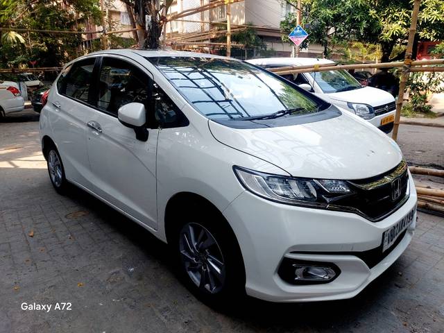 https://images10.gaadi.com/usedcar_image/4537160/original/ac65327843f1c2fdf5b043e974bf4204.jpg?imwidth=6400