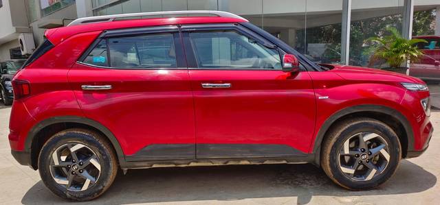 https://images10.gaadi.com/usedcar_image/4537161/original/8e4bfab05ba8d8ff5e74ddfae6ad88bb.jpeg?imwidth=6401