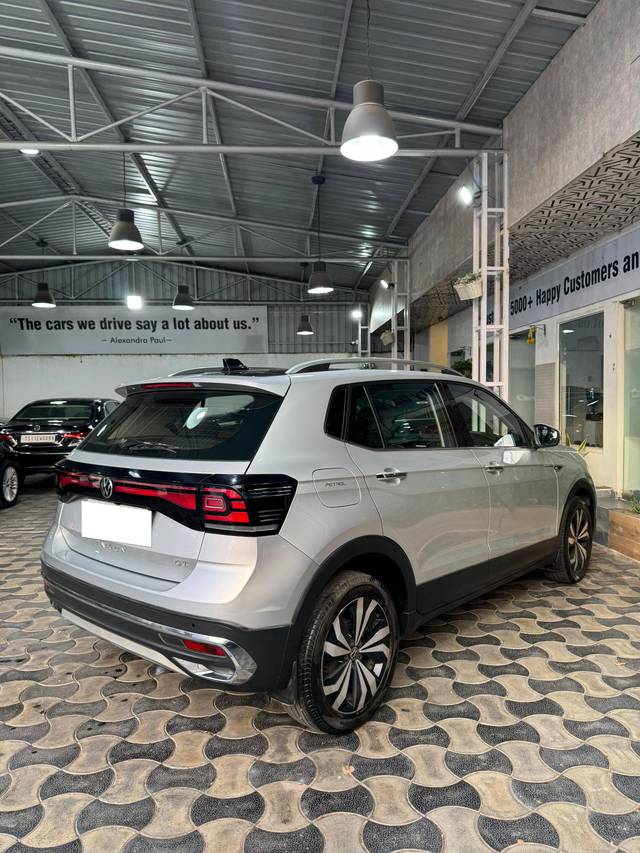 https://images10.gaadi.com/usedcar_image/4537172/original/processed_359e903025d21ea667de61ae3cf39399.jpg?imwidth=6402