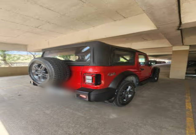 https://images10.gaadi.com/usedcar_image/4537173/original/09555407-b8eb-443b-9533-e59a6610e13a.?imwidth=6402