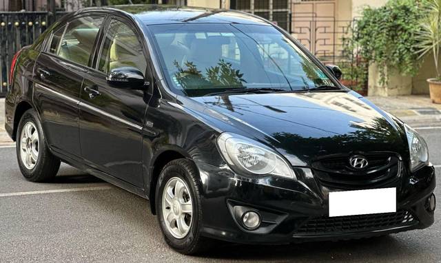 https://images10.gaadi.com/usedcar_image/4537176/original/processed_b4b57cdafe4d98cf5159afd1d405fb5d.jpg?imwidth=6400