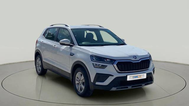 https://images10.gaadi.com/usedcar_image/4537188/original/427e94569b89f6b1fd18ad531d785791.jpg?imwidth=6400
