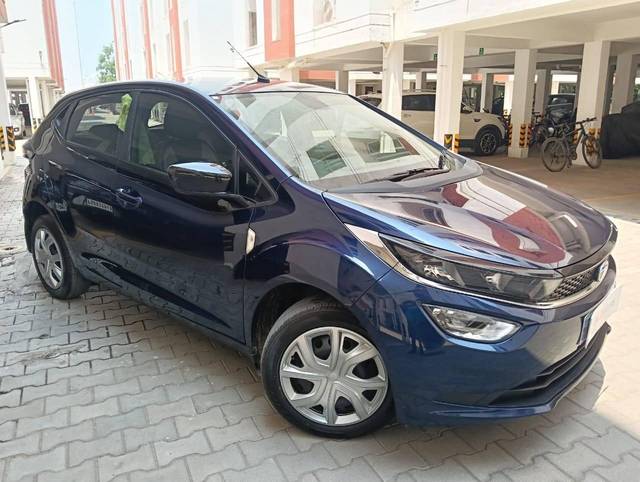 https://images10.gaadi.com/usedcar_image/4537191/original/processed_328ea3502b913e3a5eee48f90384a7fa.jpg?imwidth=6400