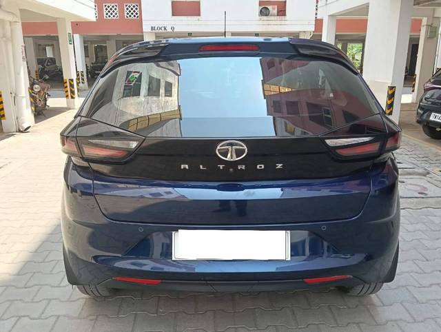 https://images10.gaadi.com/usedcar_image/4537191/original/processed_bc78712ee9687f1b181b83ee10c45df5.jpg?imwidth=6402