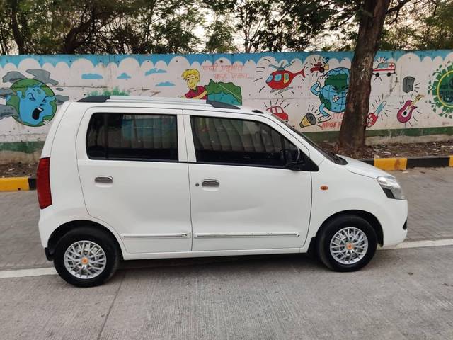 https://images10.gaadi.com/usedcar_image/4537198/original/processed_272b4776441d50f29181316ea5b0d19e.jpg?imwidth=6401