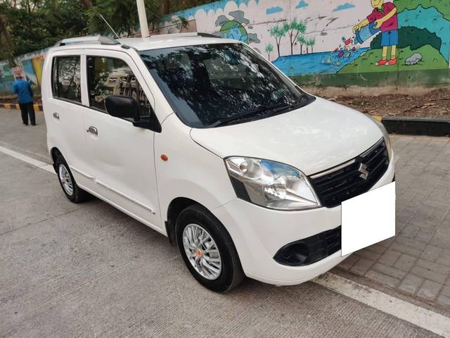 https://images10.gaadi.com/usedcar_image/4537198/original/processed_5c9640a957384a4d12b102e16fbb3573.jpg?imwidth=6400