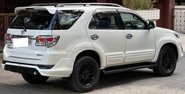 https://images10.gaadi.com/usedcar_image/4537208/original/processed_181d66352f433696897ed91d48894d3d.jpg?imwidth=6401