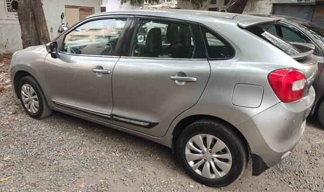 https://images10.gaadi.com/usedcar_image/4537215/original/processed_1f490b10-f9b6-46b0-9dff-938d082c8a6b.jpg?imwidth=6402