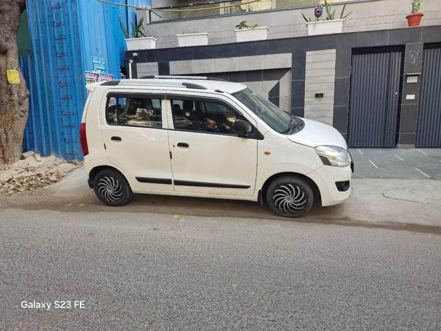 https://images10.gaadi.com/usedcar_image/4537216/original/ab13d232-4194-4bde-b026-f4595d7235f8.jpg?imwidth=6401