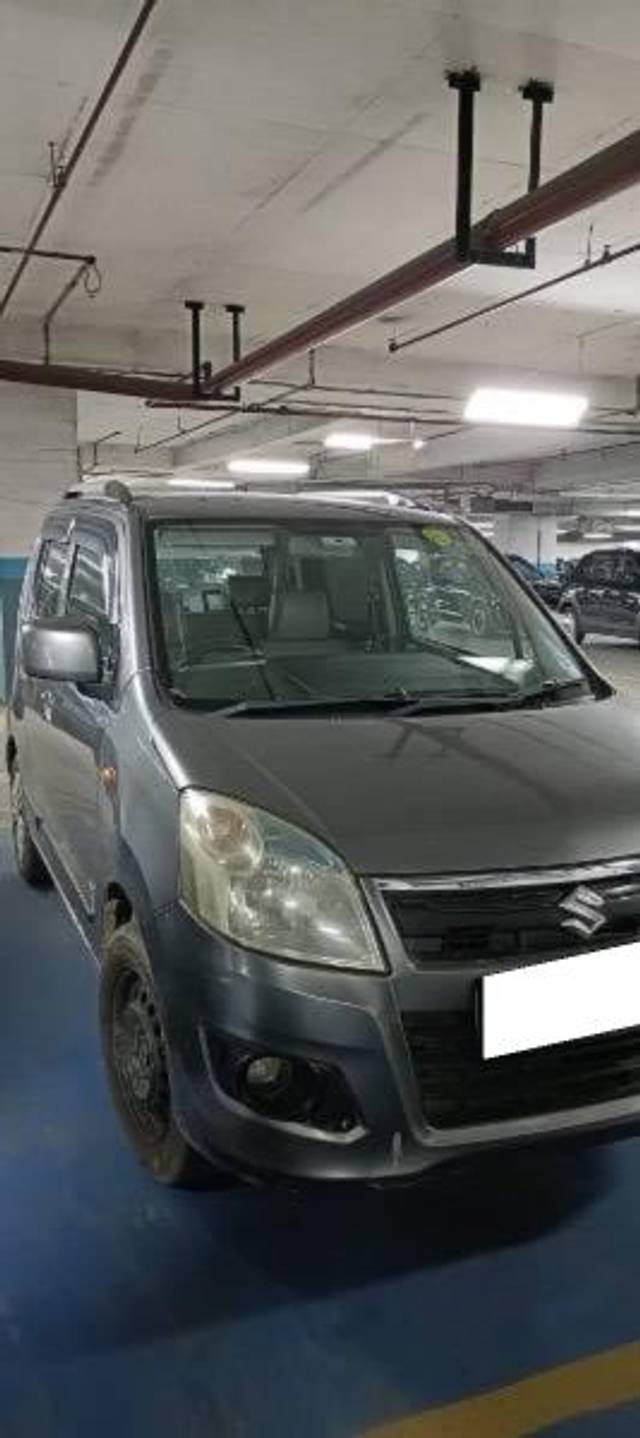 https://images10.gaadi.com/usedcar_image/4537255/original/processed_1faed7af-dfc7-40a5-b87c-08b1e3cb5df0.jpeg?imwidth=6401