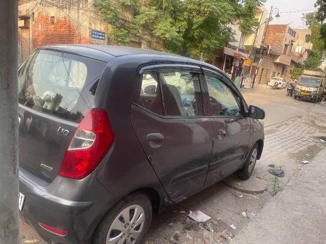 https://images10.gaadi.com/usedcar_image/4537269/original/processed_18540456-df04-41ec-b7e7-78abd1aed3cd.jpeg?imwidth=6401