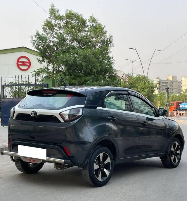 https://images10.gaadi.com/usedcar_image/4537283/original/processed_941db37a649eba970e1aba1ec61cb15c.jpg?imwidth=6402