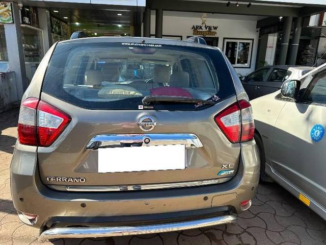 https://images10.gaadi.com/usedcar_image/4537299/original/processed_0b9772b7-9ae1-4e94-a295-6c0fd40fdf5f.jpeg?imwidth=6400