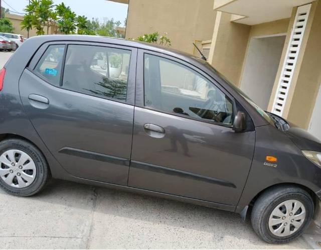 https://images10.gaadi.com/usedcar_image/4537301/original/processed_7445fdf8-f13b-421b-8843-f4e0979be4ef.jpeg?imwidth=6401