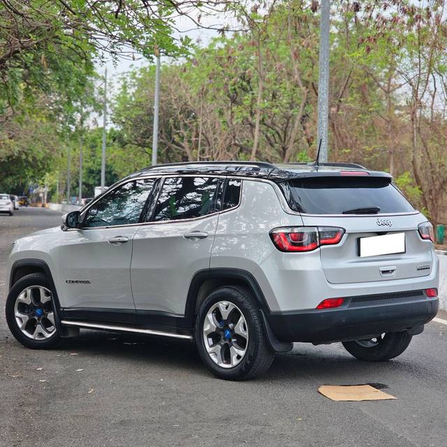 https://images10.gaadi.com/usedcar_image/4537345/original/processed_d9be40582e4dbf6f7730a9d96b85e249.jpg?imwidth=6402