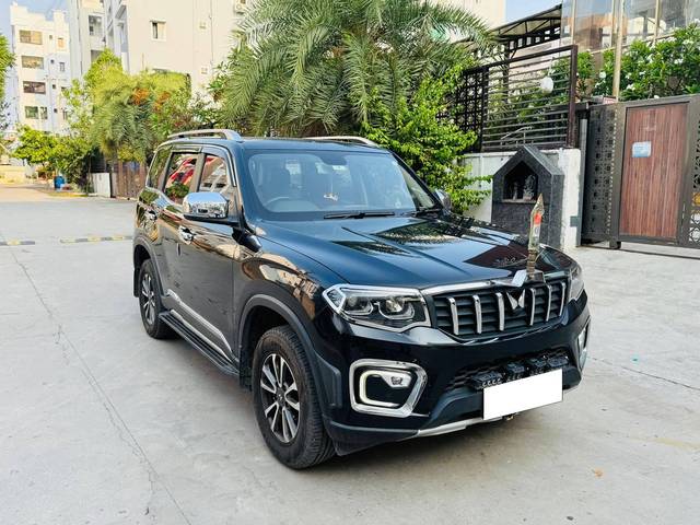 https://images10.gaadi.com/usedcar_image/4537357/original/processed_cedc064ceeeba2fd6335c135e4b173cb.jpg?imwidth=6400