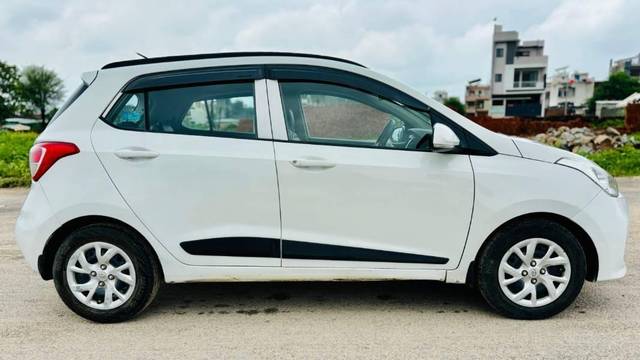 https://images10.gaadi.com/usedcar_image/4537370/original/processed_223778f7-c628-4247-aba0-d7c80abd4c0b.jpg?imwidth=6400