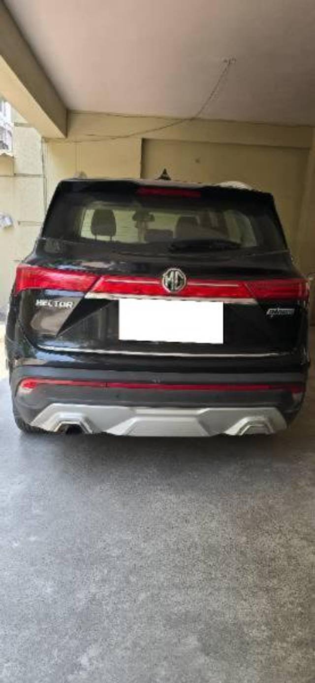 https://images10.gaadi.com/usedcar_image/4537372/original/processed_b8c26469-7ae9-4002-a34c-2ea50a029bef.jpg?imwidth=6402