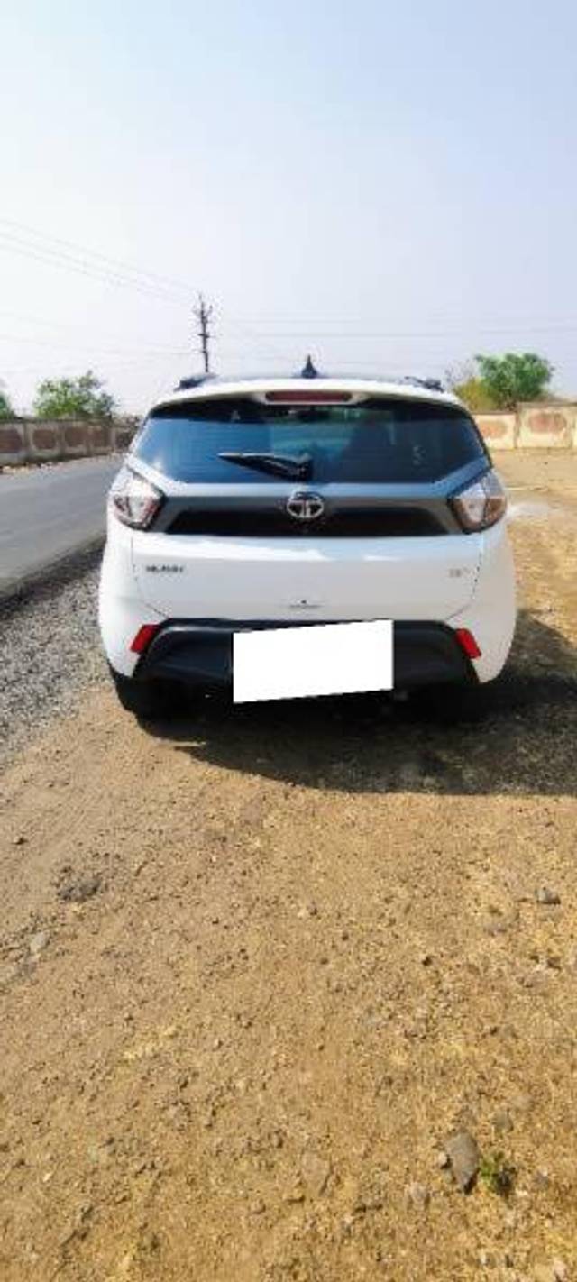 https://images10.gaadi.com/usedcar_image/4537421/original/processed_d2979830-32ed-418b-a012-eec609259e1b.jpg?imwidth=6400