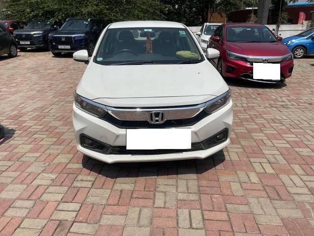 https://images10.gaadi.com/usedcar_image/4537429/original/processed_0a06f06c-fcb5-4ea5-bc3f-dc7a928abf10.jpg?imwidth=6402
