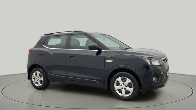 https://images10.gaadi.com/usedcar_image/4537431/original/a3d38f37f99dcc613ba7f178fd663eef.jpg?imwidth=6400