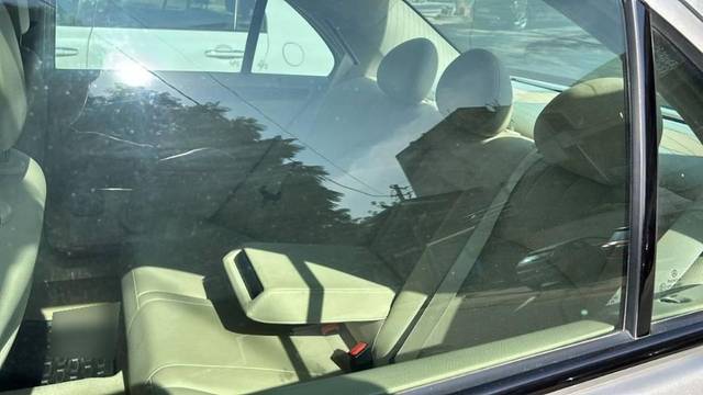https://images10.gaadi.com/usedcar_image/4537443/original/processed_4b3aa0bc-6059-4f75-a507-7a35526c36b5.jpg?imwidth=6402