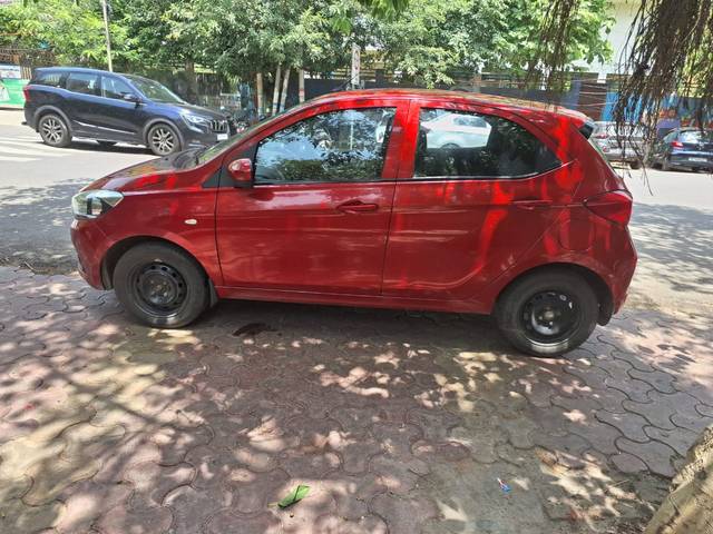 https://images10.gaadi.com/usedcar_image/4537556/original/877e63ee-8d54-4c67-84ee-f33d161f3025.jpg?imwidth=6402