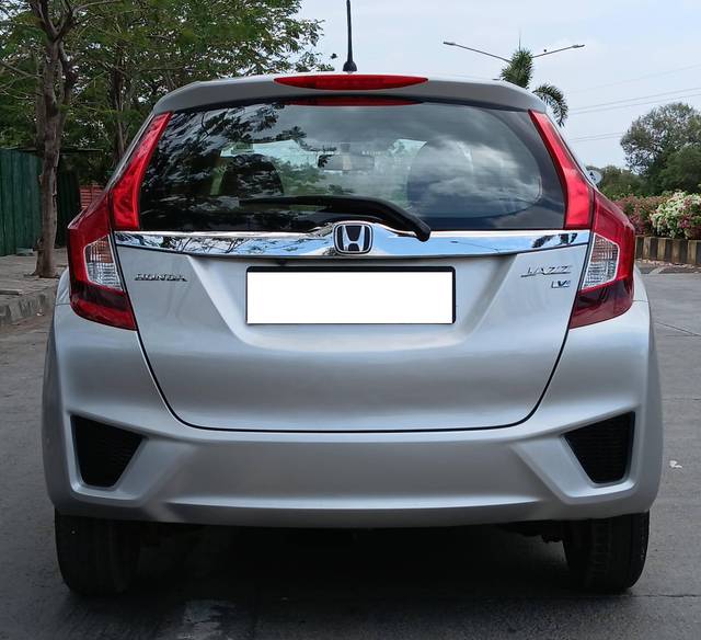https://images10.gaadi.com/usedcar_image/4537562/original/processed_6650edd87e9a475df99d71a8cda54071.jpg?imwidth=6402