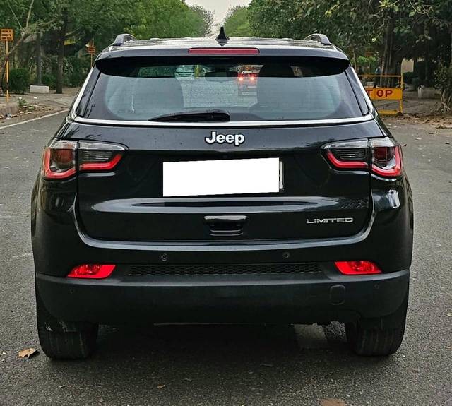 https://images10.gaadi.com/usedcar_image/4537575/original/processed_42598ca125e2deb062f5ecd3d3a89d5e.jpg?imwidth=6402