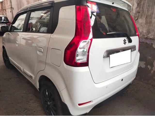 https://images10.gaadi.com/usedcar_image/4537620/original/8cd4e56c-995a-4af9-a66f-07ab45257695.png?imwidth=6400