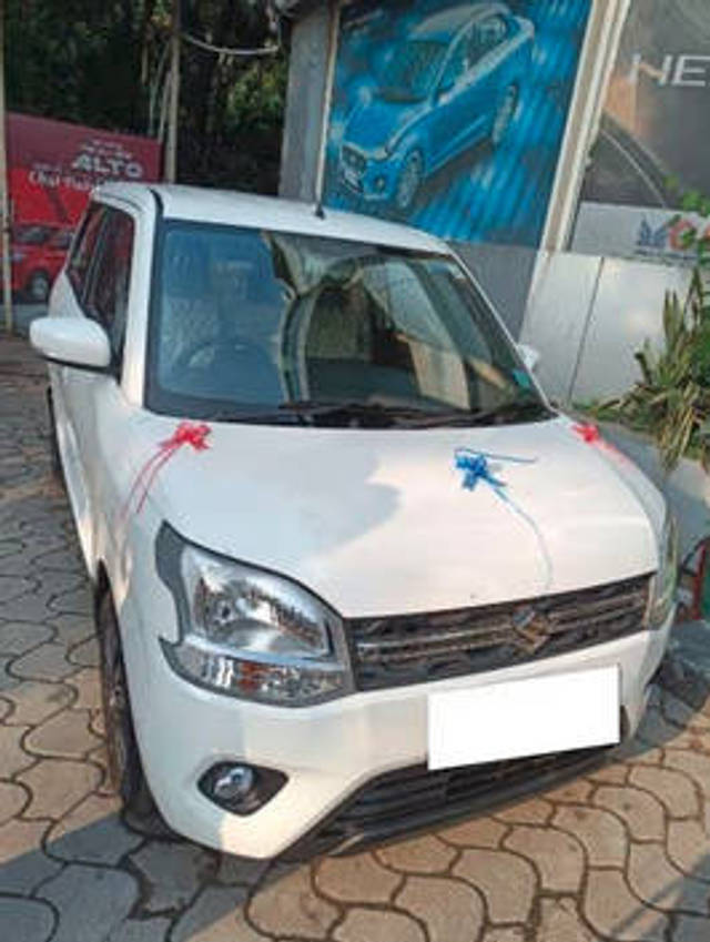 https://images10.gaadi.com/usedcar_image/4537620/original/processed_7e39053d-6b43-437c-a415-774ce23ecd84.png?imwidth=6402